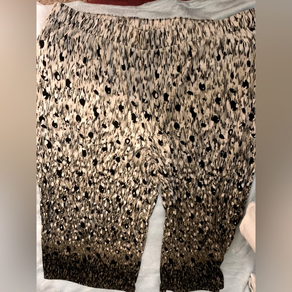 🤎Belle by Kim Gravel Capri 🩳 - Picture 4 of 4